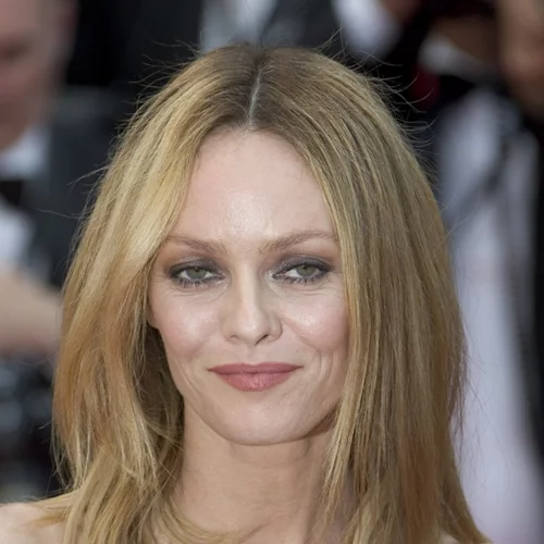 Στο 46ο κινηματογραφικό φεστιβάλ της Deauville η Vanessa Paradis ήταν η επιτομή της κομψότητας