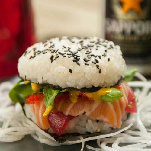Sushi Burger: Πού θα το δοκιμάσεις στην Αθήνα