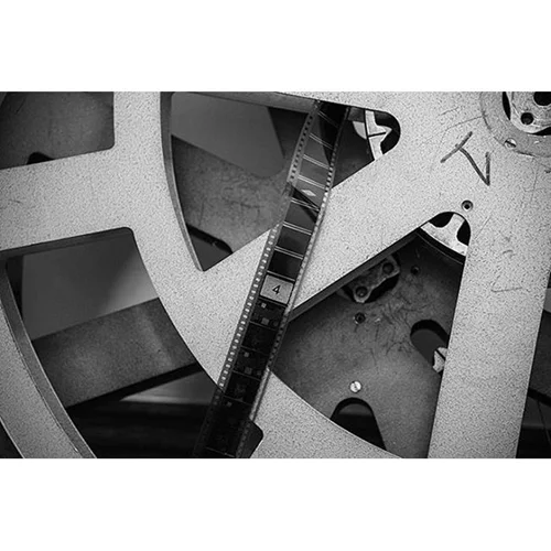 Παγκόσμια Ημέρα Τηλεόρασης: Οι πιο ξεκαρδιστικές ατάκες των ελληνικών σειρών!