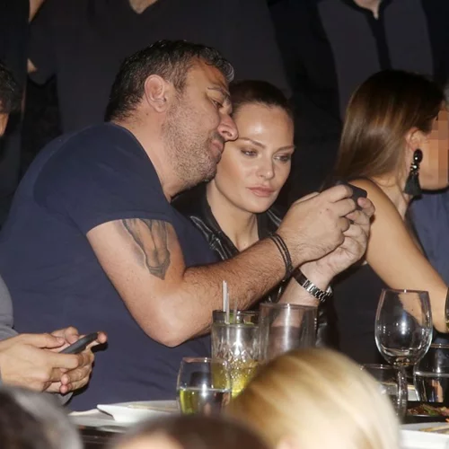 Αντώνης Ρέμος- Υβόννη Μπόσνιακ: Βραδινή έξοδος στον Σάκη Ρουβά