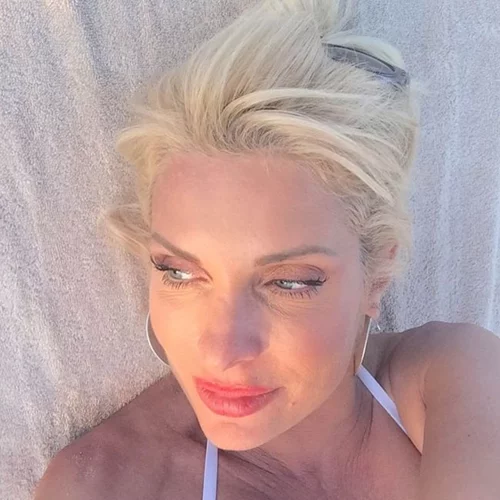 Ελένη Μενεγάκη: Αυτή είναι πρώτη της απάντηση στα αρνητικά σχόλια «Δεν είμαι μοντέλο»