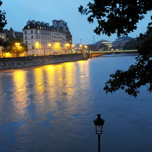 Παρίσι: Πλημμύρες απειλούν να βουλιάξουν την πόλη (φωτογραφίες)