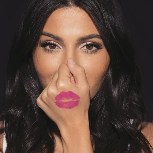 Πιο μεγάλα, σαρκώδη και ζουμερά χείλη με μια κίνηση!