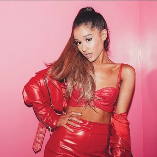 Ariana Grande: Στη Μύκονο για διακοπές