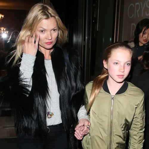 Η κόρη της Kate Moss έκανε το πρώτο της εξώφυλλο στη Vogue