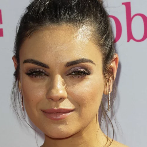 Mila Kunis: Η πρώτη εμφάνιση μετά την ανακοίνωση της δεύτερης εγκυμοσύνης