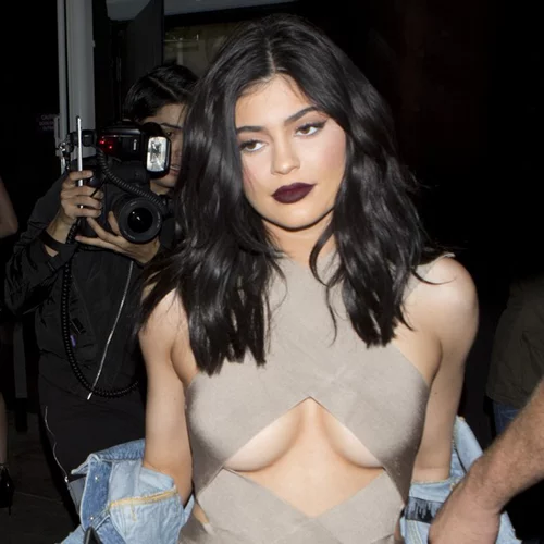 Kylie Jenner: Πιο σέξι από ποτέ σε έξοδό της σε κλαμπ του Los Angeles
