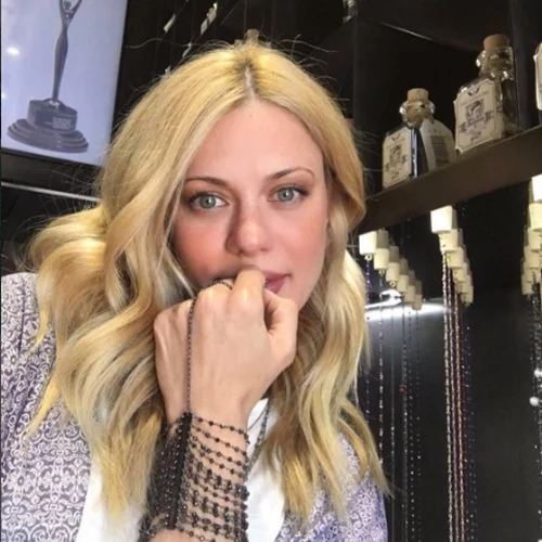 Ζέτα Μακρυπούλια: Φωτογραφίζεται χωρίς ίχνος μακιγιάζ!