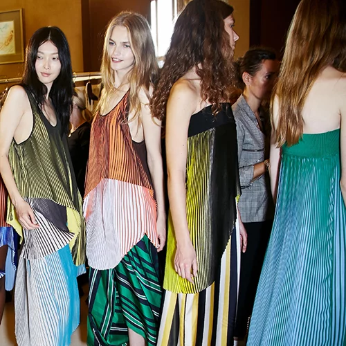 10 styling tips για να ξεχωρίσεις σε κάθε καλοκαιρινό πάρτι