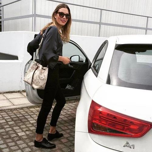 Βίκυ Καγιά: Αυτές είναι οι αγαπημένες της τσάντες!