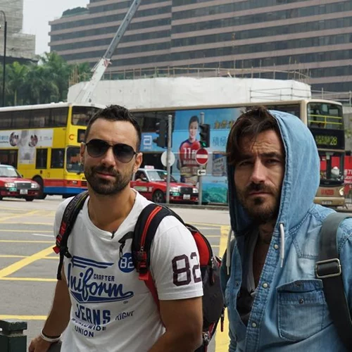 World Party: Μας ταξιδεύει στο ιδιαίτερο και θορυβώδες Χονγκ Κονγκ!