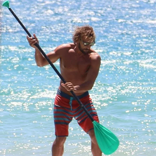 Διάσημοι Έλληνες στην παραλία με μαγιό χωρίς ρετούς