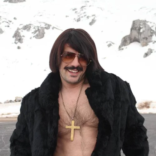 Τόνι Σφήνος: Δείτε τις φωτογραφίες από το γάμο του στις Σπέτσες