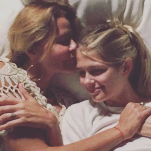 Τζένη Μπαλατσινού: Οι νέες φωτογραφίες από τις διακοπές της στην Πάτμο