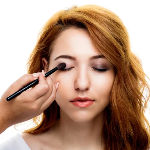 Σκιά ματιών: 4 απλοί τρόποι για γρήγορη και εύκολη εφαρμογή