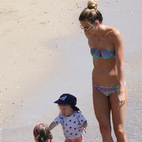 Μαριέττα Χρουσαλά - Λεό Πατίτσας: Για μπάνιο με τα παιδιά στο Πόρτο Χέλι