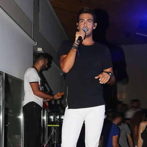 Αυτή είναι η κούκλα μητέρα του Κώστα Μαρτάκη