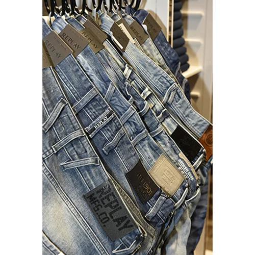 Τα εγκαίνια του νέου καταστήματος Replay στη Μύκονο