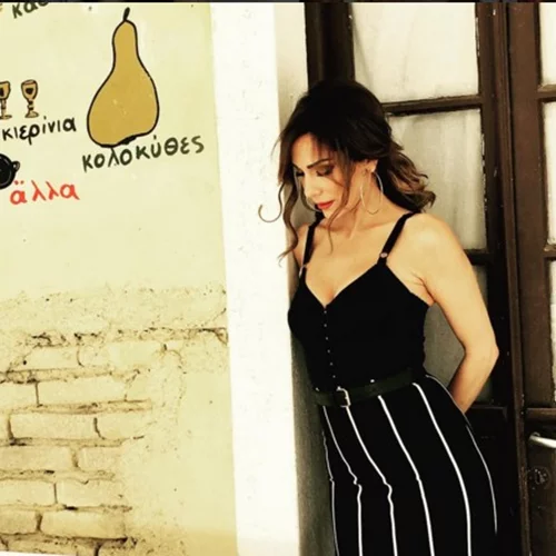 Δέσποινα Βανδή: Καλημερίζει τους διαδικτυακούς της φίλους με τον πιο σέξι τρόπο!