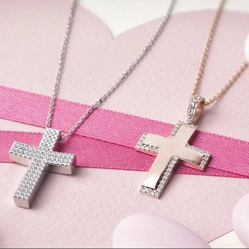 Γίνεσαι νονά; Τότε εδώ θα βρεις την πιο τέλεια συλλογή βαπτιστικών σταυρών