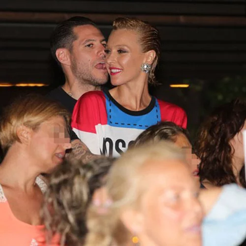 Πάρις Κασιδόκωστας-Τάμτα: Διασκέδασαν μαζί στη συναυλία του Σάκη Ρουβά