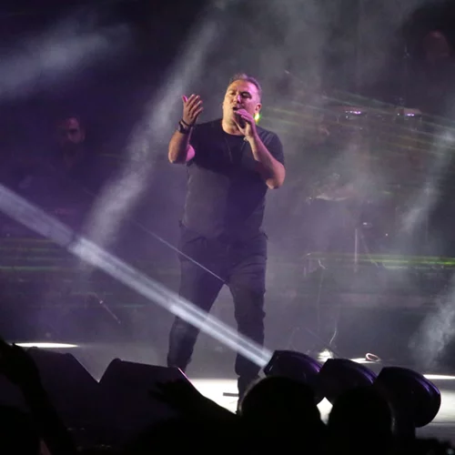 Όλοι οι διάσημοι που βρέθηκαν στη συναυλία του Αντώνη Ρέμου στο Nammos