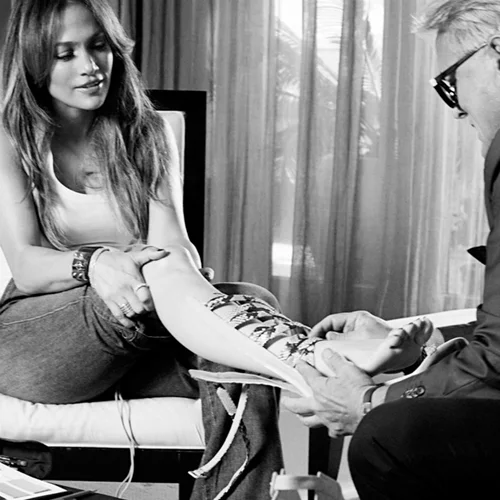Jennifer Lopez: Ετοιμάζει τη δική της σειρά παπουτσιών με τον Giuseppe Zanotti (φωτογραφίες)