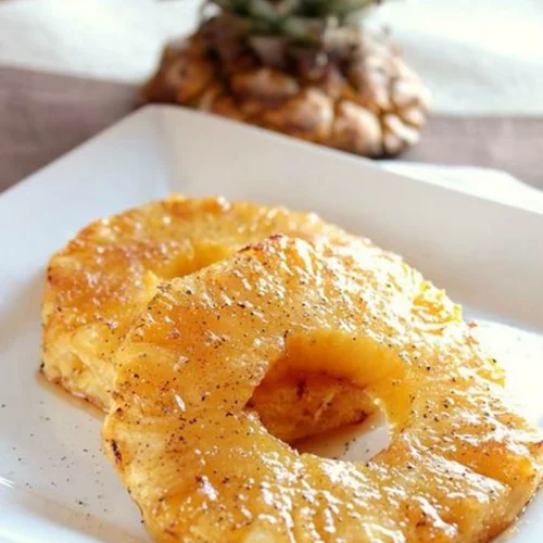 Αυτό το ρετρό γλύκισμα με ανανά και μέλι θα σε ξετρελάνει!