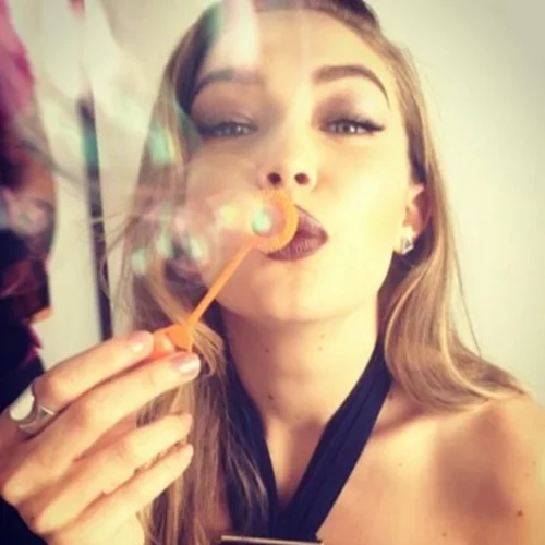 Gigi Hadid: Υιοθετεί την πιο hot τάση στην τελευταία της εμφάνιση
