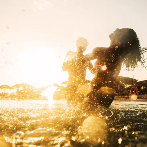 Τι θέλει κάθε ζώδιο στις διακοπές και πώς θα περάσεις καλύτερα αν είσαι single ή ζευγάρι