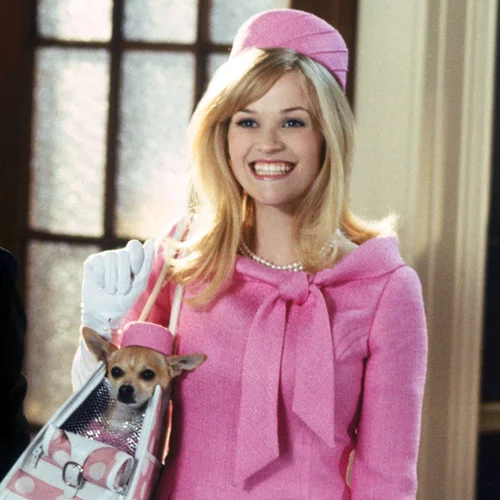 Reese Witherspoon: Ξαναφοράει τα outfits από την "Εκδίκηση της ξανθιάς"