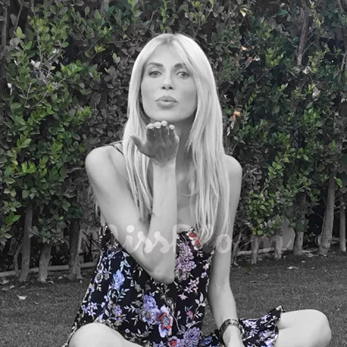 Ανάλυσέ το: Η Σάντυ Κουτσοσταμάτη γιορτάζει την ονομαστική της εορτή