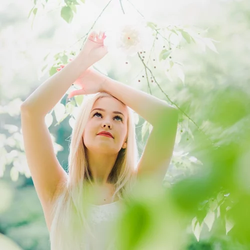 Πώς θα σώσεις τα μαλλιά σου με τη χρήση βοτάνων!