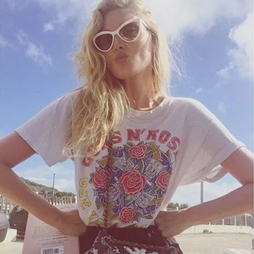 Φόρα το αγαπημένο σου t-shirt με logo όπως τα μοντέλα