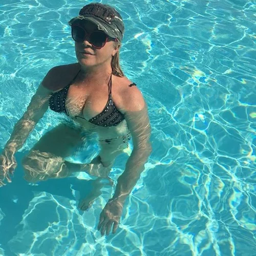 Ρούλα Κορομηλά: Η selfie στο κρεβάτι