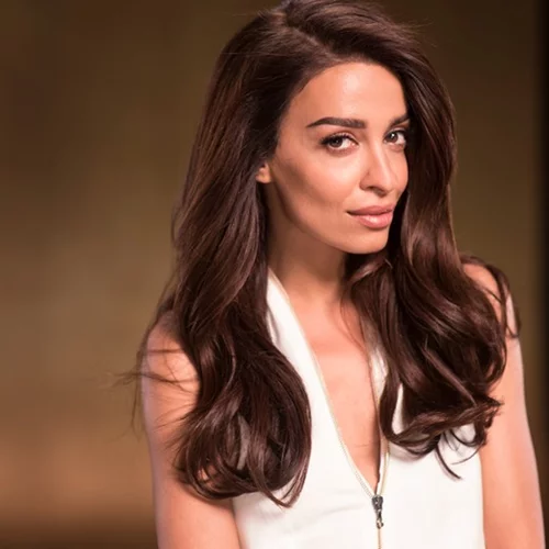 Επιτέλους, μάθαμε τι κάνει η Ελένη Φουρέιρα στα μαλλιά της (video)