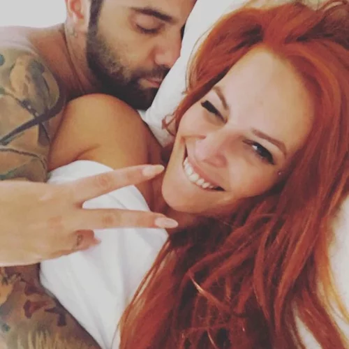 Σίσσυ Χρηστίδου- Θοδωρής Μαραντίνης: Οι σέξι φωτογραφίες στο καμαρίνι του!