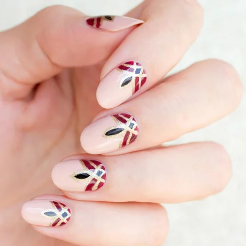 #maniMonday: Έτσι πρέπει να βάψεις τα νύχια σου τώρα!