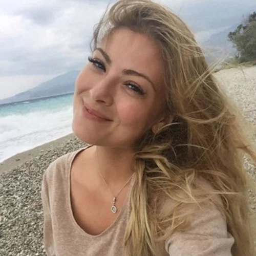 Δέσποινα Καμπούρη: Η πιο γλυκιά φωτογραφία αγκαλιά με τη μικρή της κόρη