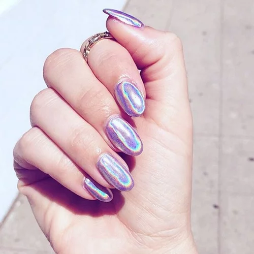 #maniMonday: Ήρθε η ώρα να υιοθετήσεις το hot trend των holographic nails