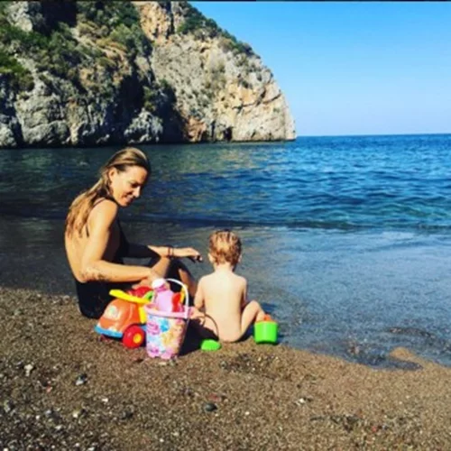 Βίκυ Καγιά: Η κόρη της Bianca τραβά την πρώτη της φωτογραφία