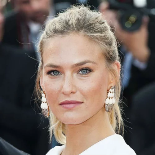 Bar Refaeli: Με σώμα πιο καλλίγραμμο από ποτέ λίγο μετά τη γέννηση του παιδιού της