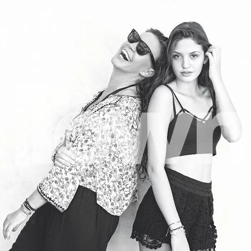 Βάνα Μπάρμπα:  Έγινε 50 και φωτογραφίζεται με την 15χρονη κόρη της