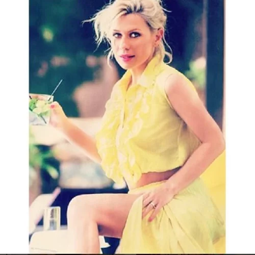 Κατερίνα Καραβάτου: Η τρυφερή φωτογραφία αγκαλιά με τον γιο της