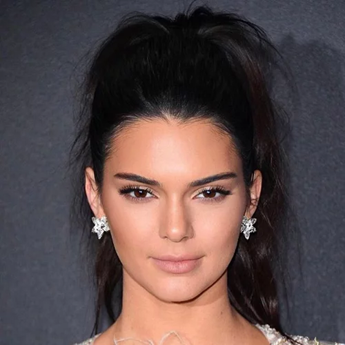 Kendall Jenner: Αποκαλύπτει τη σπιτική μάσκα ομορφιάς που της χαρίζει λάμψη!