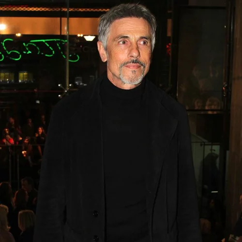 Αγνώριστος ο Σταύρος Ζαλμάς! Δες το νέο του look