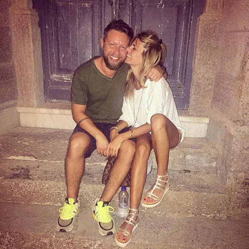 Η σύντροφος του Γιάννη Βαρδή αναρτεί την πιο τρυφερή φωτογραφία με τη κόρη της