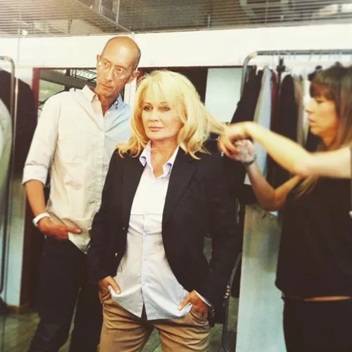 Αγγελική Νικολούλη: Στα παρασκήνια της επίσημης φωτογράφισης για το «Φως στο Τούνελ»