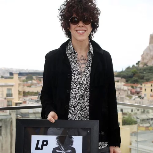 LP: Όλες οι φωτογραφίες από την απονομή πλατινένιου για την επιτυχία «Lost On You»