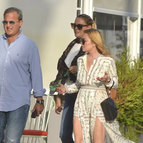 Lindsay Lohan: Η βόλτα της στην Αθήνα